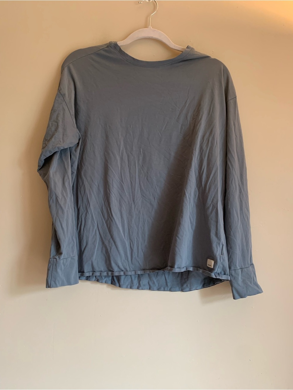 Vuori Slate Blue Long-Sleeve Crew Top Athletic Casual Running Gym Clothing Small